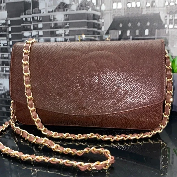 SOLDAuthentic CHANEL CC Logo Caviar Leather Purse Wallet - Picture 5 of 17